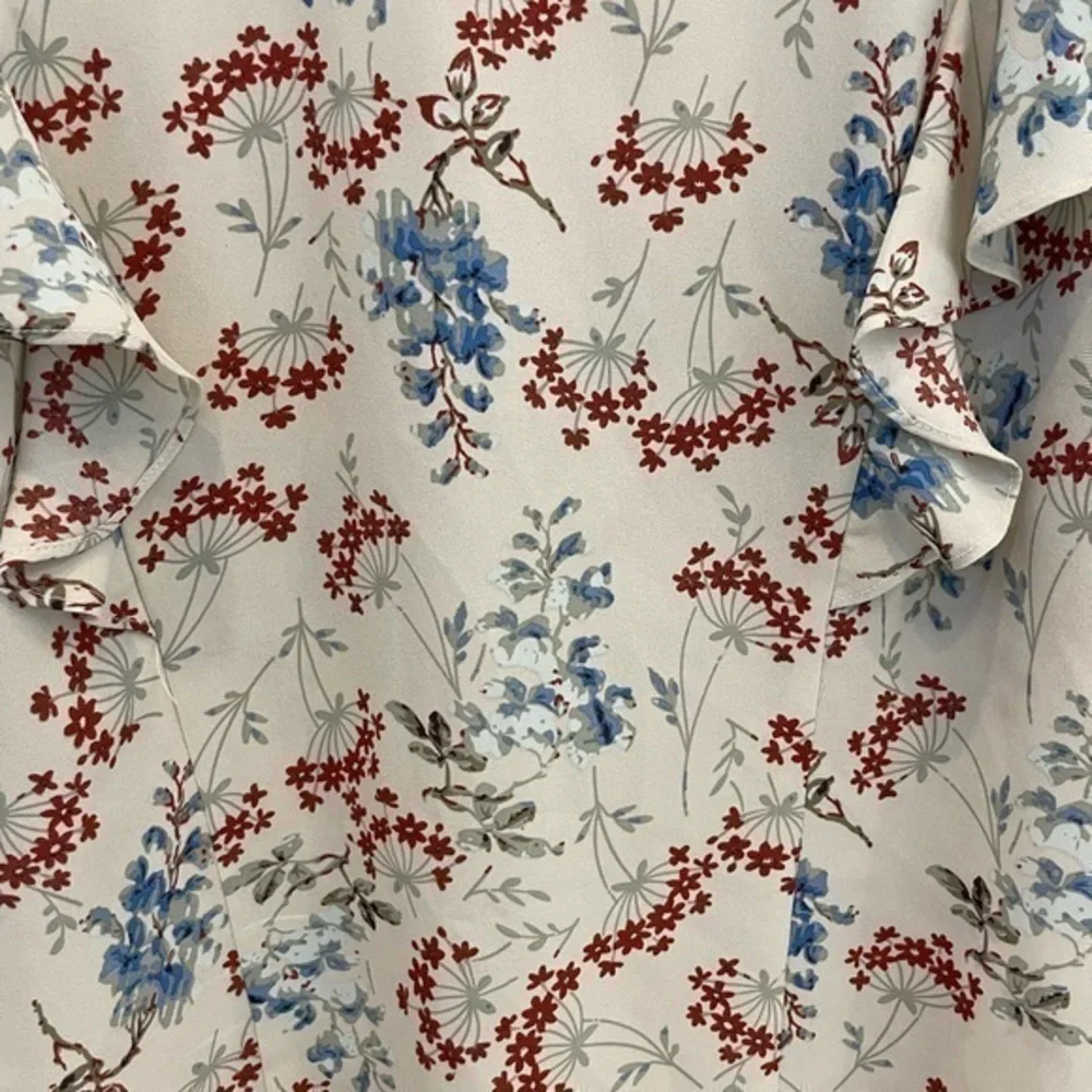 Cleo Petites Beige Floral Print Blouse With Ruffles Trim - Picture 7 of 9